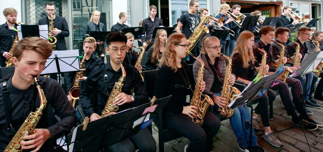 Burning Big Band live